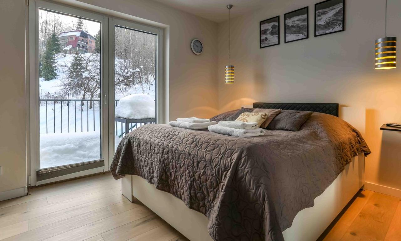 Apartament Led Sonoma Щирк Экстерьер фото